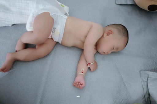 昌乐怀孕肚子撑的难受